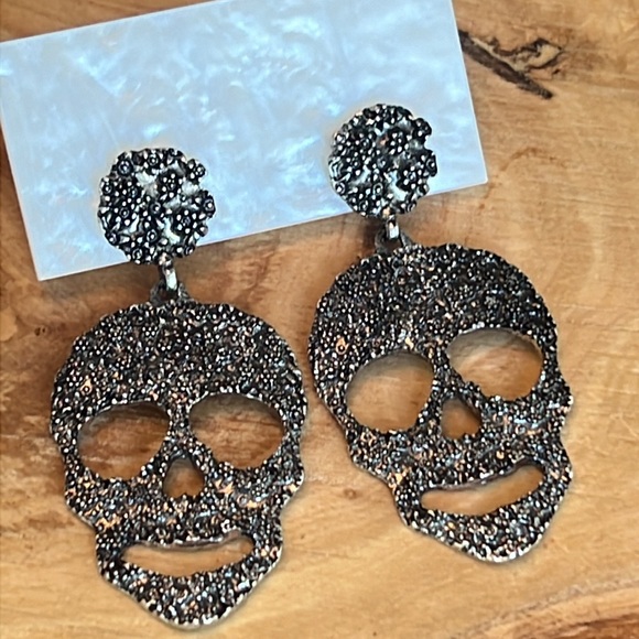 Skull Face Skeleton Earrings Black Pave Dangle Drop Earrings Halloween - Picture 1 of 4